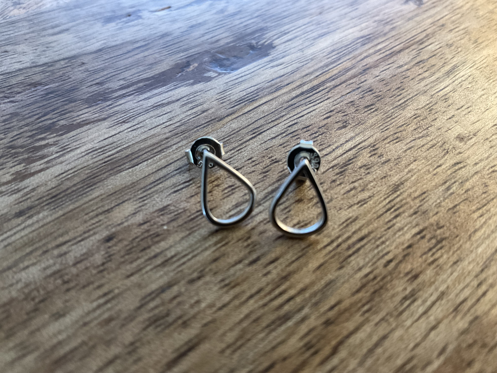 Teardrop Stud Earring - Click Image to Close